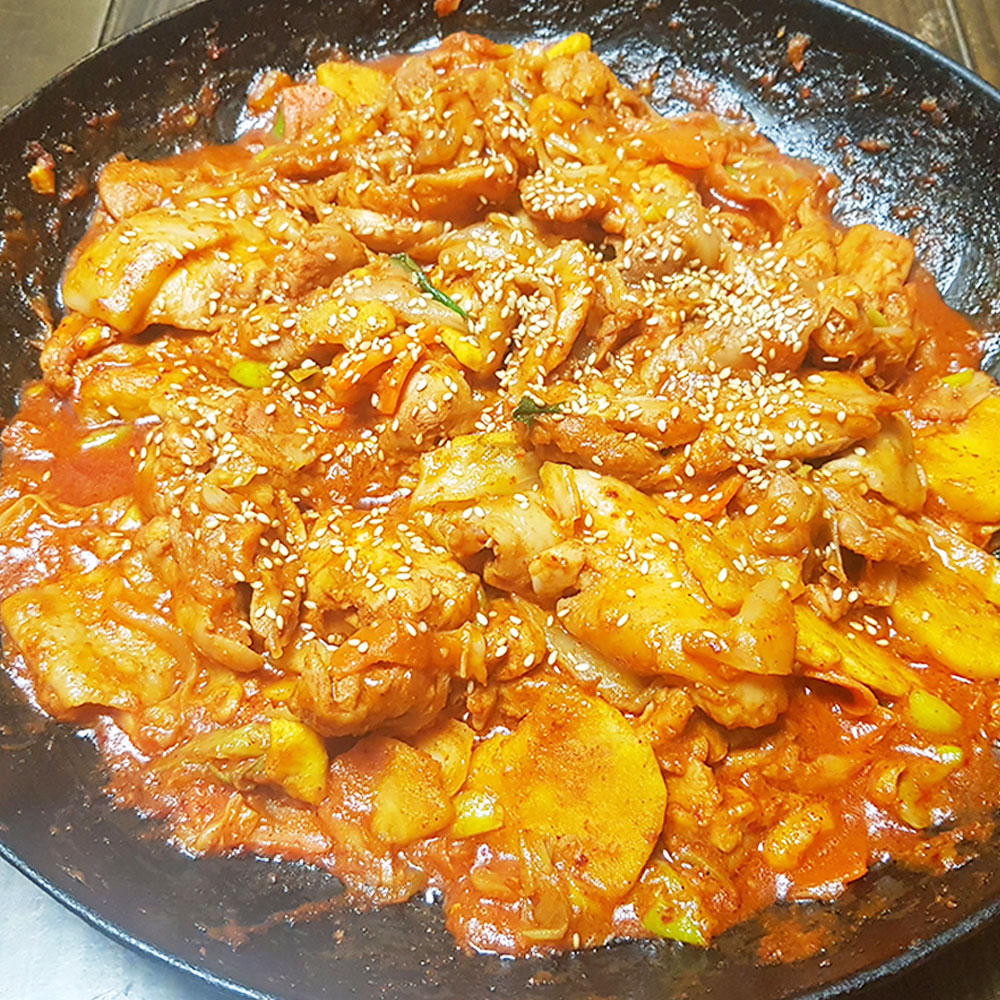 참맛 춘천닭갈비 500g 2~3인용 숯불 뼈없는닭갈비 간편캠핑요리 : 행복이넘치는상점