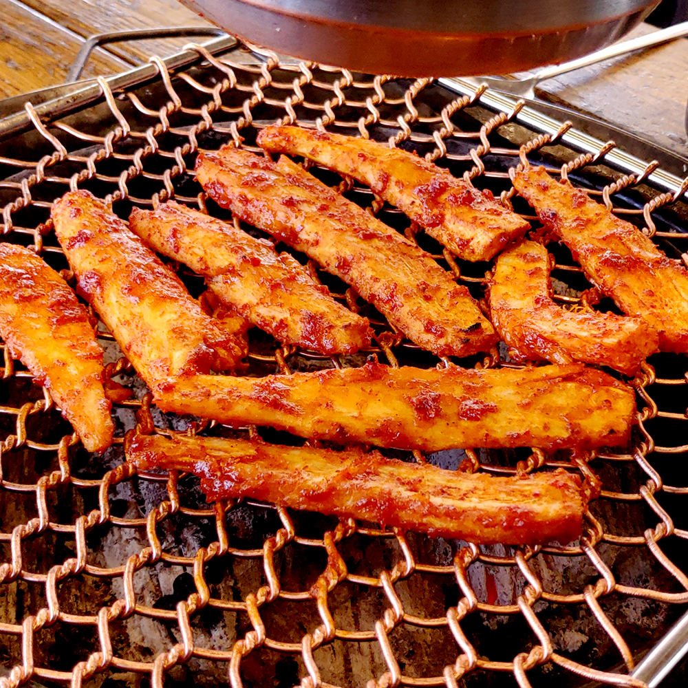 춘천 토담 숯불 닭갈비 매콤한 더덕구이 300g 불향 가득 캠핑 별미 : 춘천토담숯불닭갈비