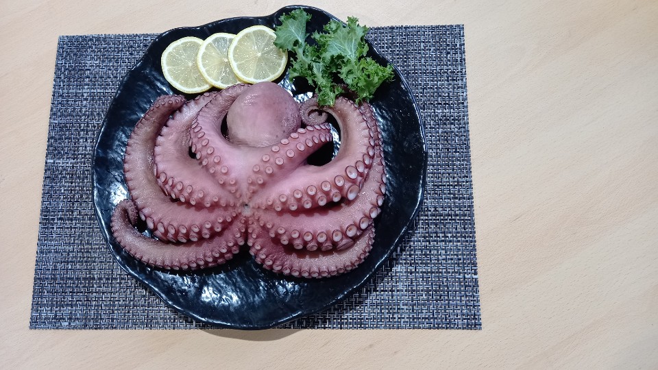 냉동 자숙 문어 800g 900g 1kg 이상 : 바담수산