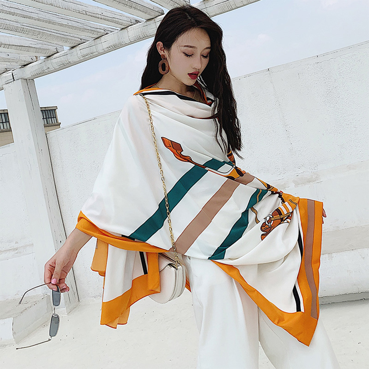 대형 스카프 마린그래픽 비치숄 : 모던 아이템
