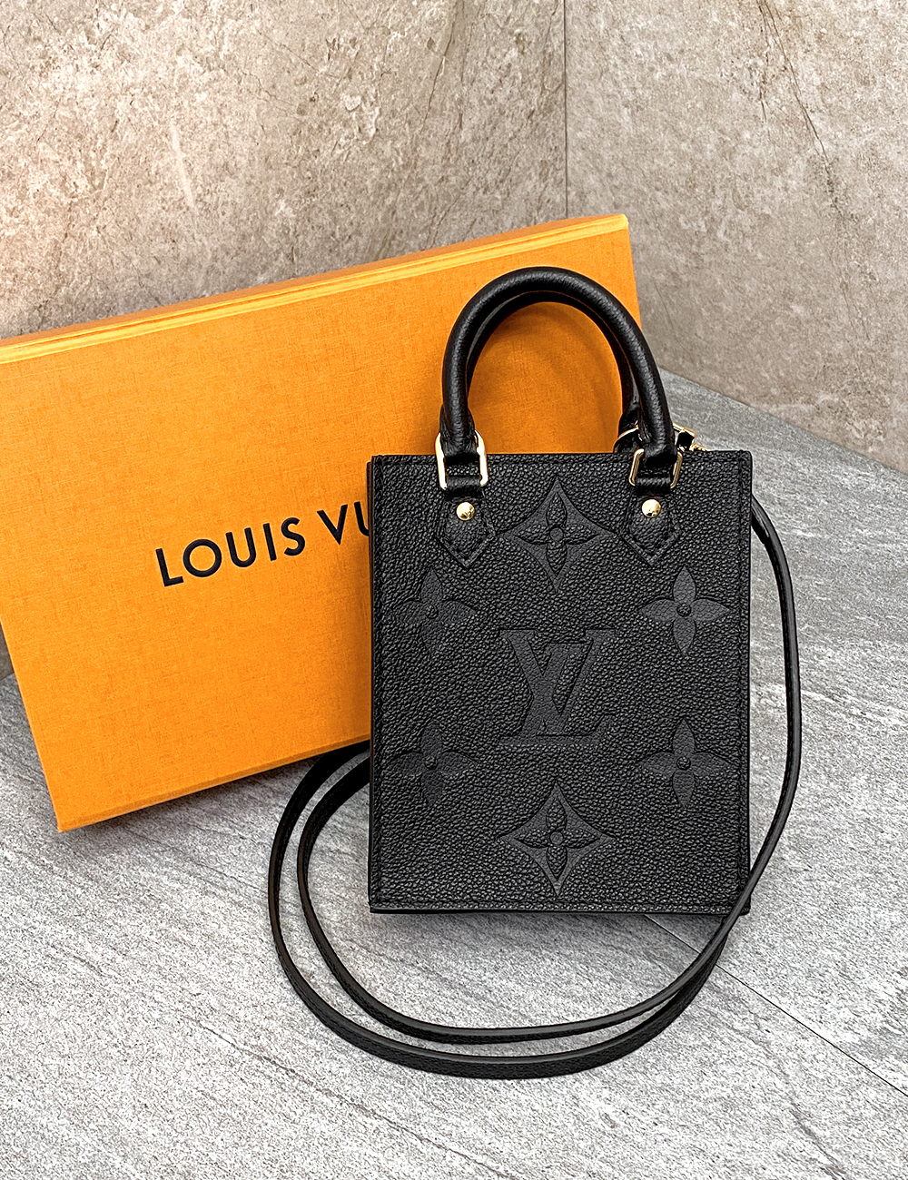 루이비통 모노그램 앙프렝뜨 쁘띠 삭 플라 / LOUIS VUITTON MONOGRAM EMPREINTE PETIT SAC PLAT [M80478] : 프랑크뮤즈