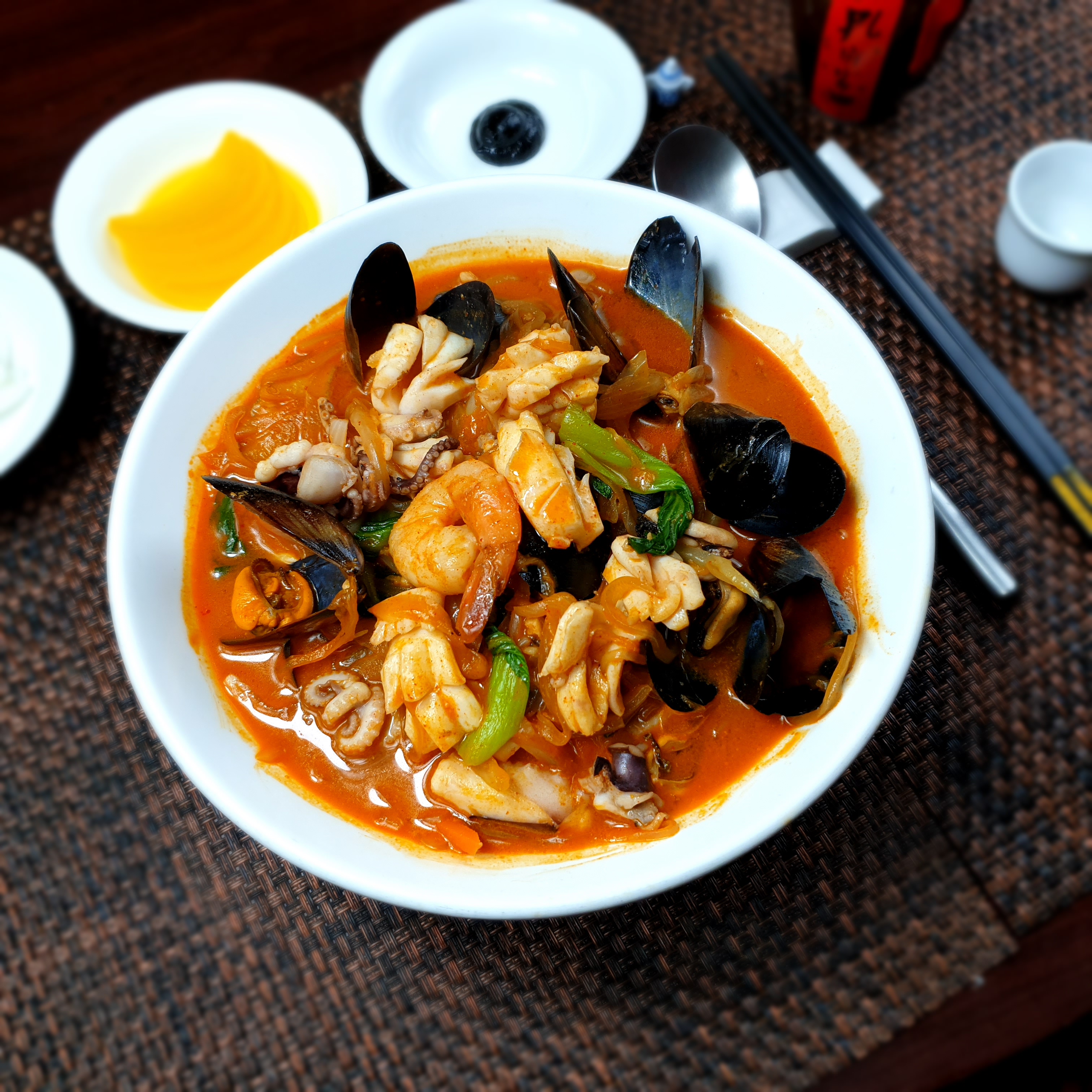 직접 볶은 수제 해물 삼선 짬뽕 950g : 리만푸드