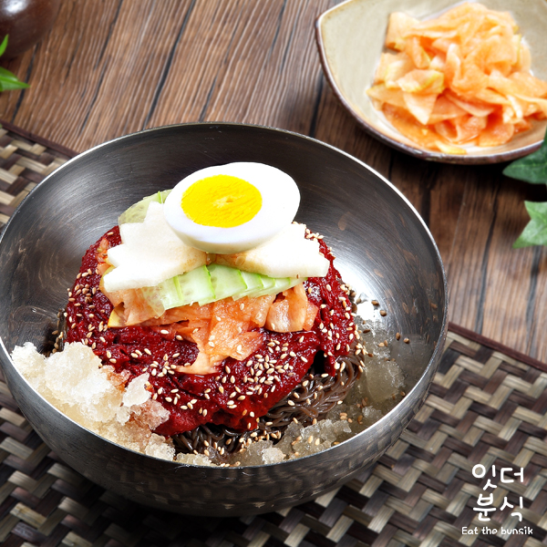 그래도푸드 냉면용 웰빙 무김치 2.8kg 냉면김치 무절임 냉면고명 [잇더분식] : 잇더분식