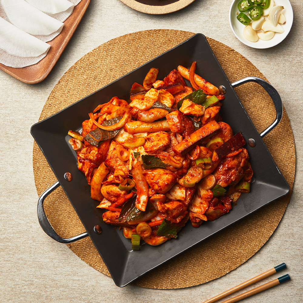 쿡솜씨 춘천식 철판 닭갈비 밀키트 춘천 닭다리 순살 당면 떡사리 캠핑 음식 요리 : 쿡솜씨