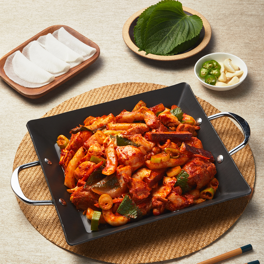 쿡솜씨 춘천식 철판 닭갈비 밀키트 춘천 닭다리 순살 당면 떡사리 캠핑 음식 요리 : 쿡솜씨