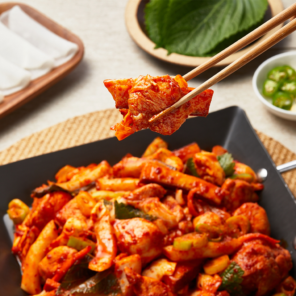 쿡솜씨 춘천식 철판 닭갈비 밀키트 춘천 닭다리 순살 당면 떡사리 캠핑 음식 요리 : 쿡솜씨