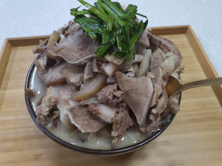 국내산 돼지머리 슬라이스 머릿고기 300g 1kg 순대국 돼지국밥 재료 : 바다베개
