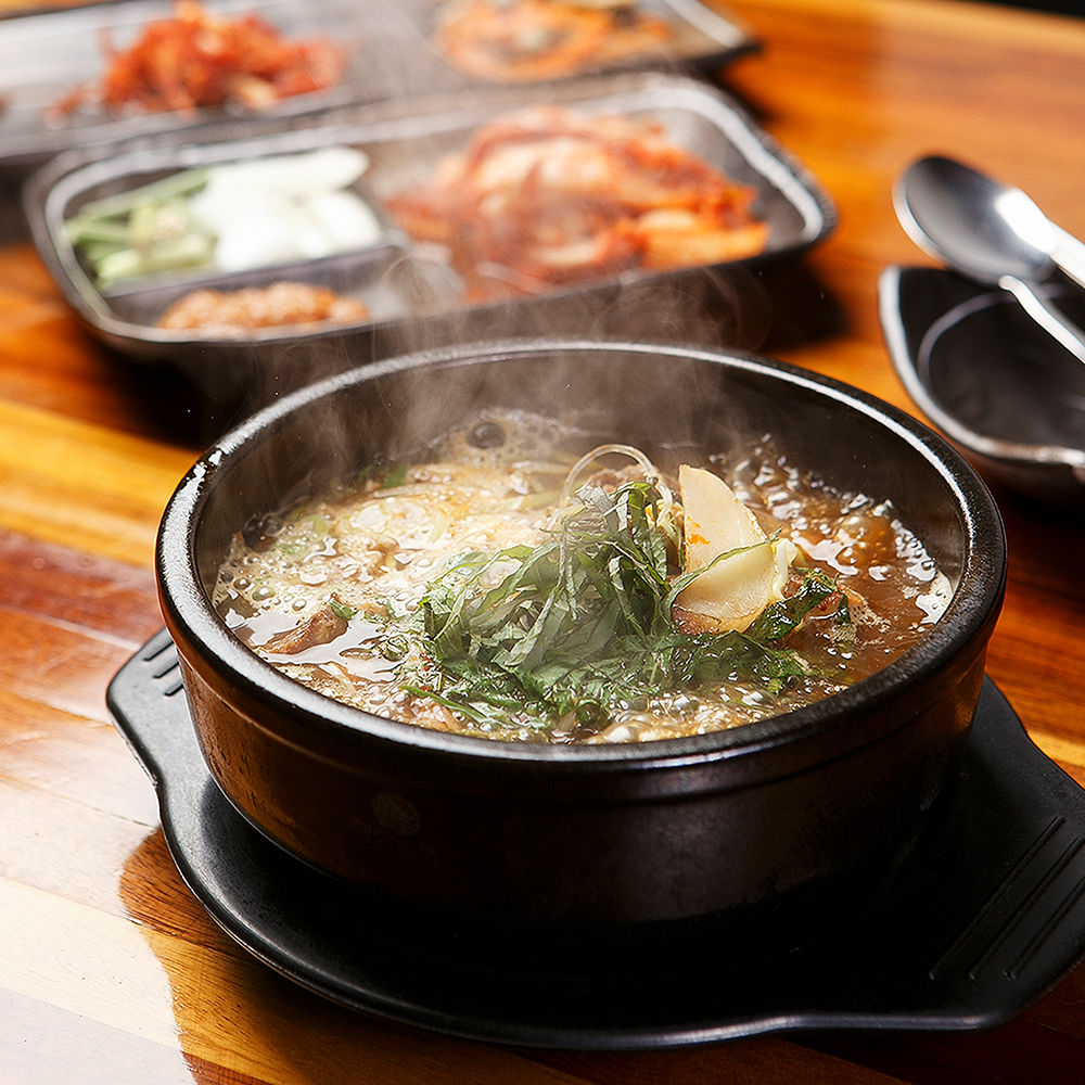 더고기식탁 한돈 생목뼈 감자탕용 2kg 냉장 국내산 돼지고기 뼈해장국 뼈찜 : 더고기식탁