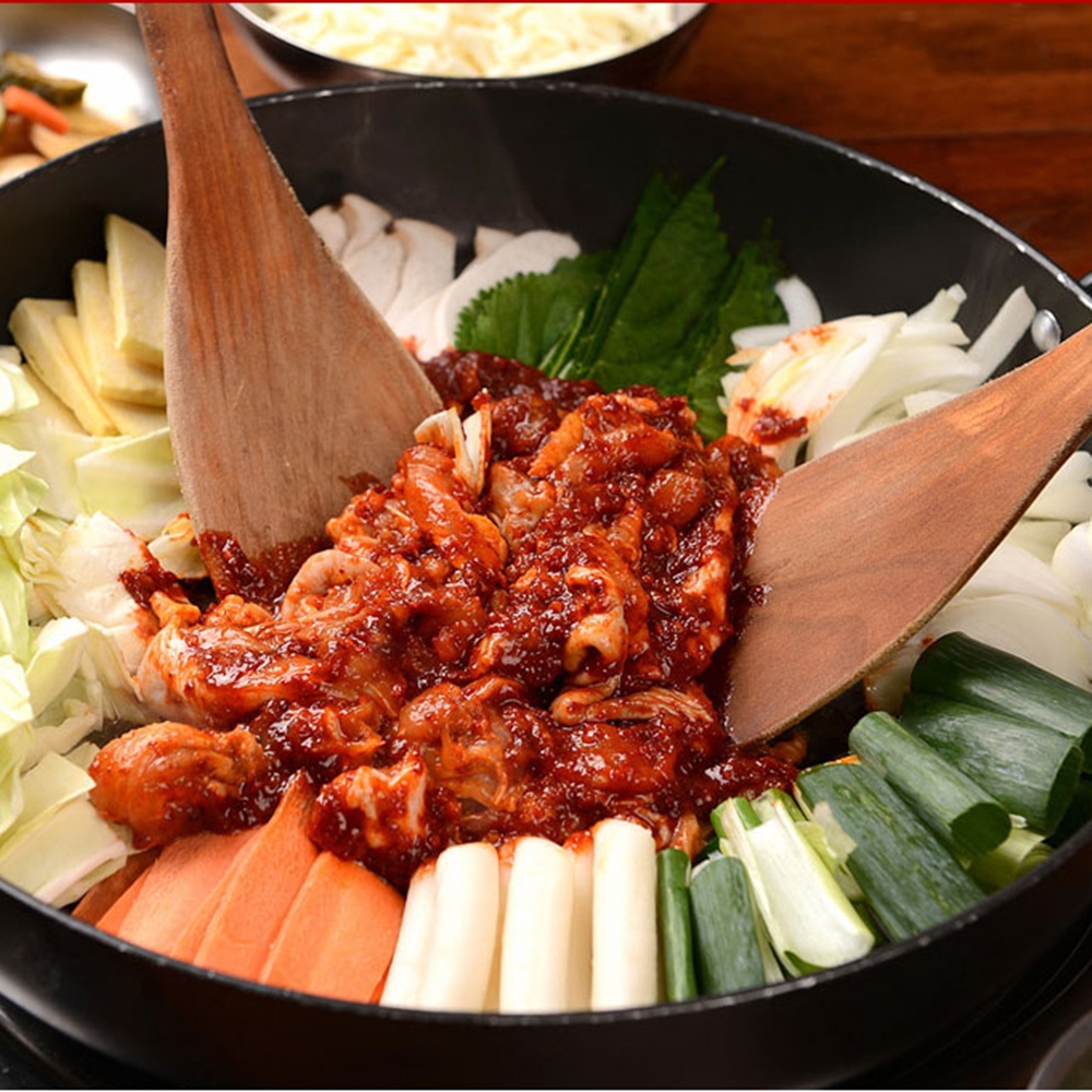 신선한 국내산재료 캠핑 여행 집에서 간편하게 파파쉐프 춘천양념닭갈비 간장닭갈비 안동찜닭 양념오리 : 럭키게스트