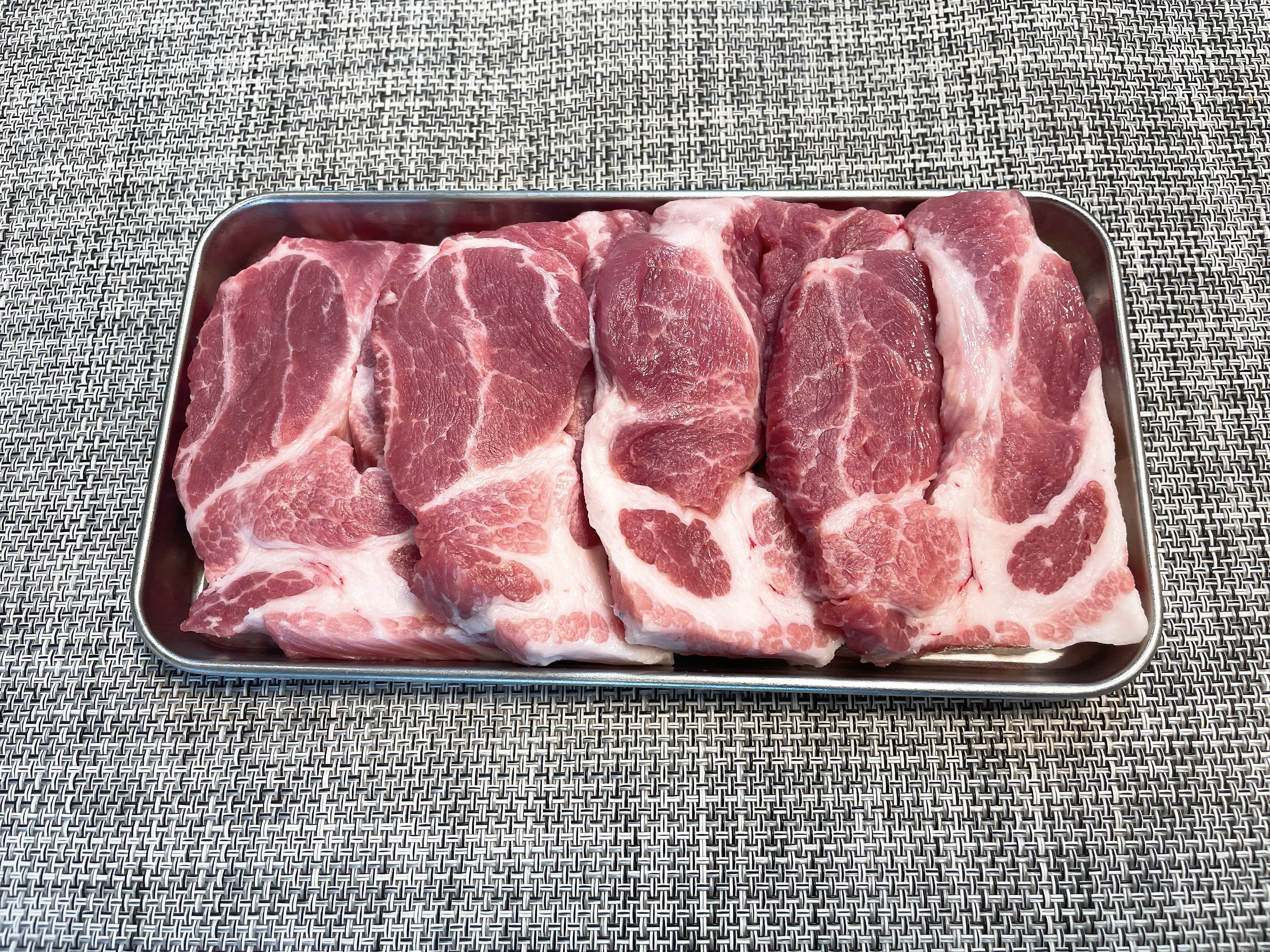 담다 초신선 국내산 돼지고기 구이용 벌집 찌개용 목살 1kg : 담다 정육점
