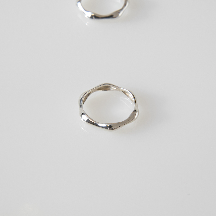 SIMPLE BOLD WAVE RING R001 : 메리크