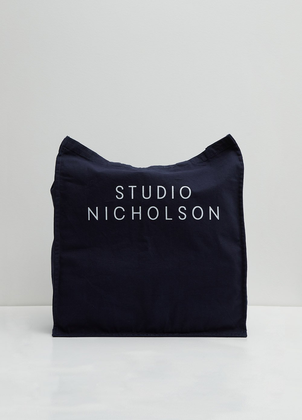 스튜디오 니콜슨 스탠다드 사이즈 네이비 토트백 STUDIO NICHOLSON : 유로 조아