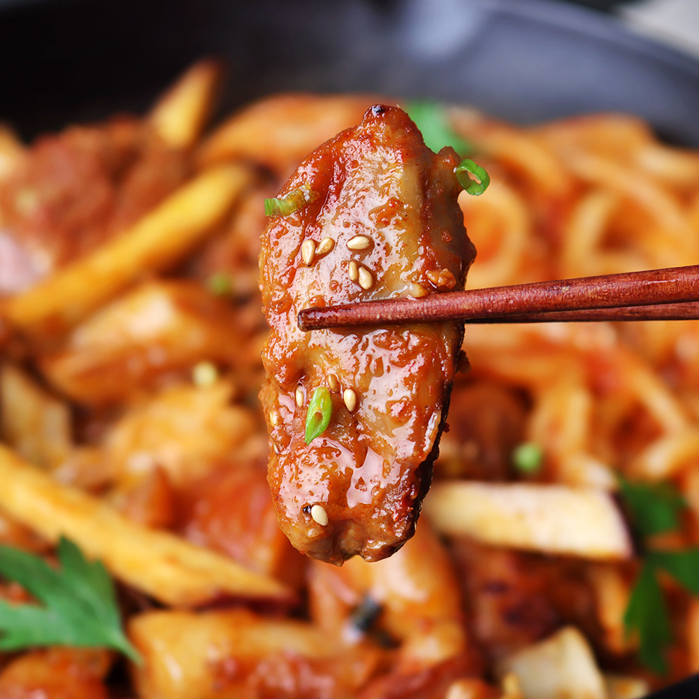 아워춘천닭갈비 1kg 춘천닭갈비맛집 밀키트 캠핑요리 간편요리 국내산 통닭다리살 : 아워밀