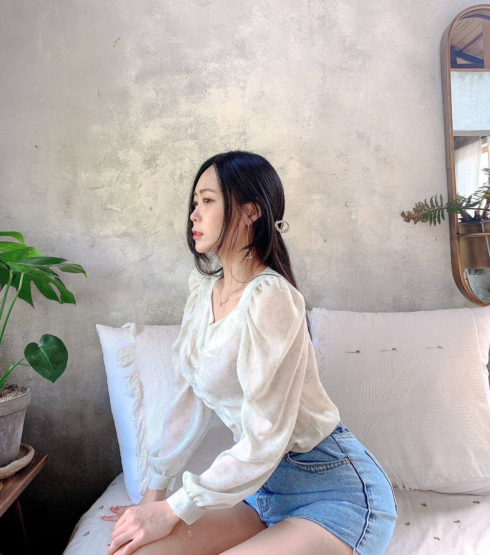 썸머프루츠 시스루 셔링 여름 블라우스 : 무드 바닐라