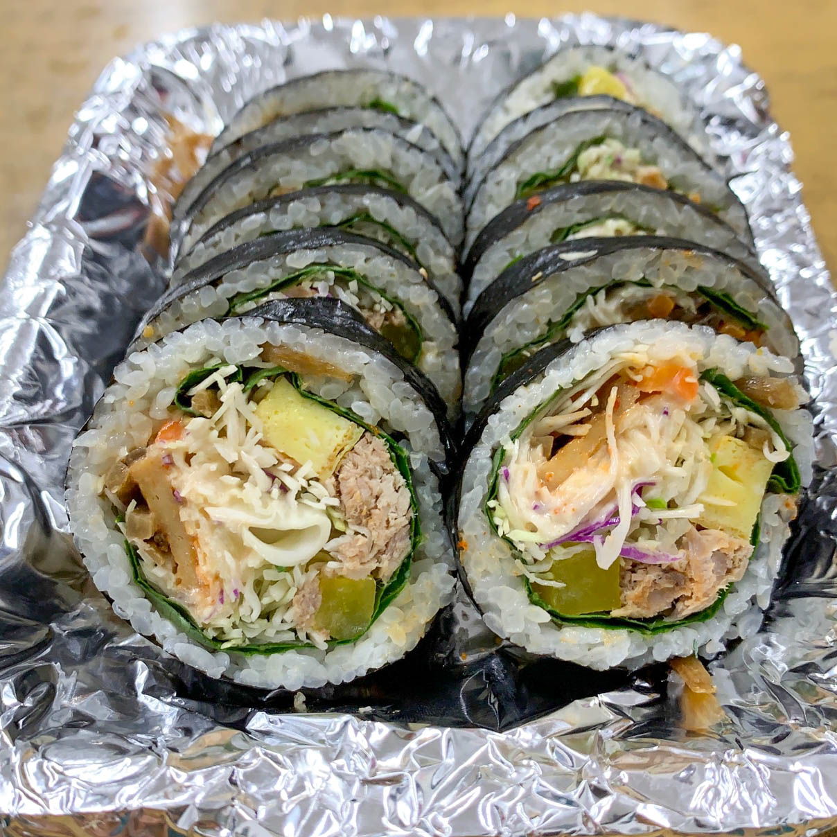 [김해시 배달] 부드러운 참치샐러드김밥 1줄 [동상 참손맛] : 동네시장 장보기