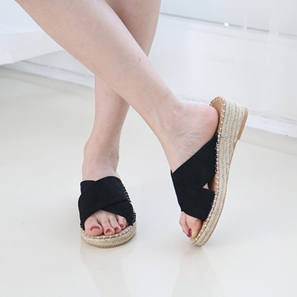 룩앤슈 스웨이드 라탄 웨지 엑스 스트랩 미들 힐 슬리퍼 뮬 샌들 [5cm/2Color] : 룩앤슈
