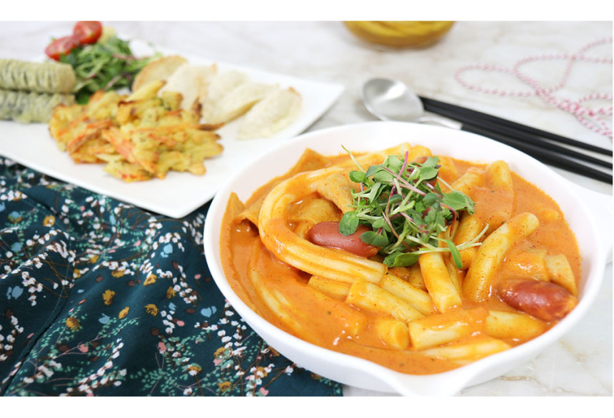 매운 로제 떡볶이 쿠킹박스 밀키트 3인분 (600g) 직화냄비포함 : 파파빈스