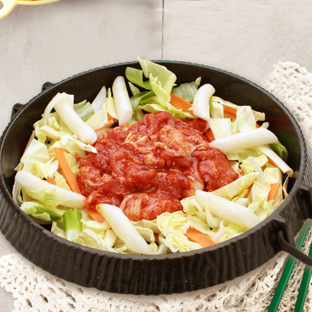 두메산골 닭다리순살 양념 닭갈비 300gX3팩 : 참바르다
