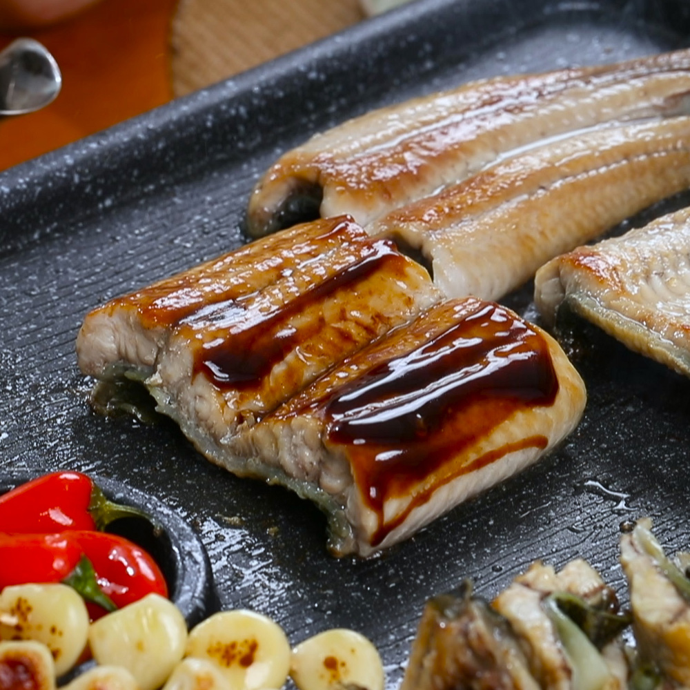 고창 풍천장어 1kg 국내산 민물장어 당일 손질 자포니카 토종 장어 소스 2종 캠핑 복날 : 블랙퀘스트 다이어트당뇨환자