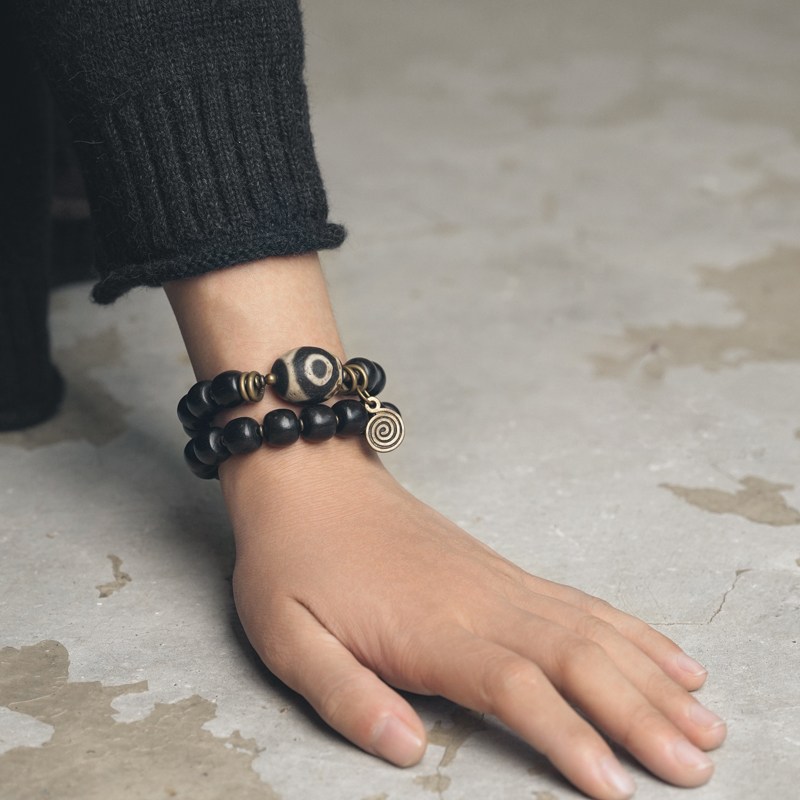 행운 팔찌 액운 막아주는 커플 선물 물고기집이 아닌 에스닉한 복고 대천주 흑단목 손꼬치 남 : 상방슈팅