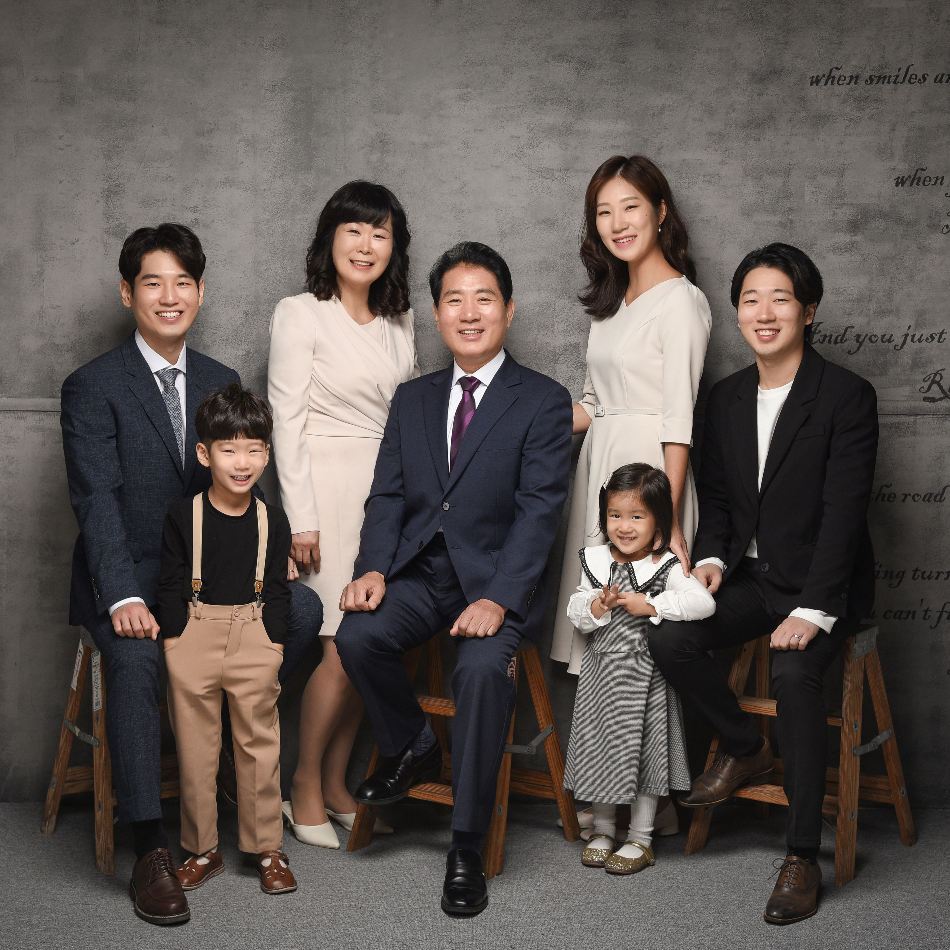 노원 가족사진 리마인드웨딩 반려견 동반 대형 스튜디오 넓은 사진관 : 대진사진관
