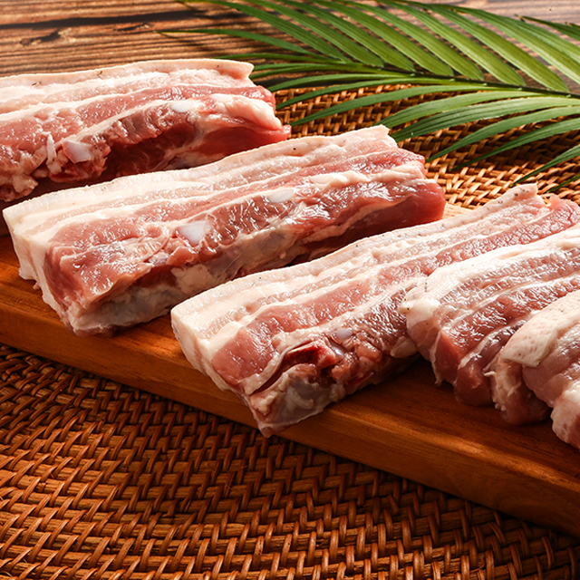 초신선 프리미엄 토종 흑돼지 암돼지 선별 삼겹살 500g : 오성 농장