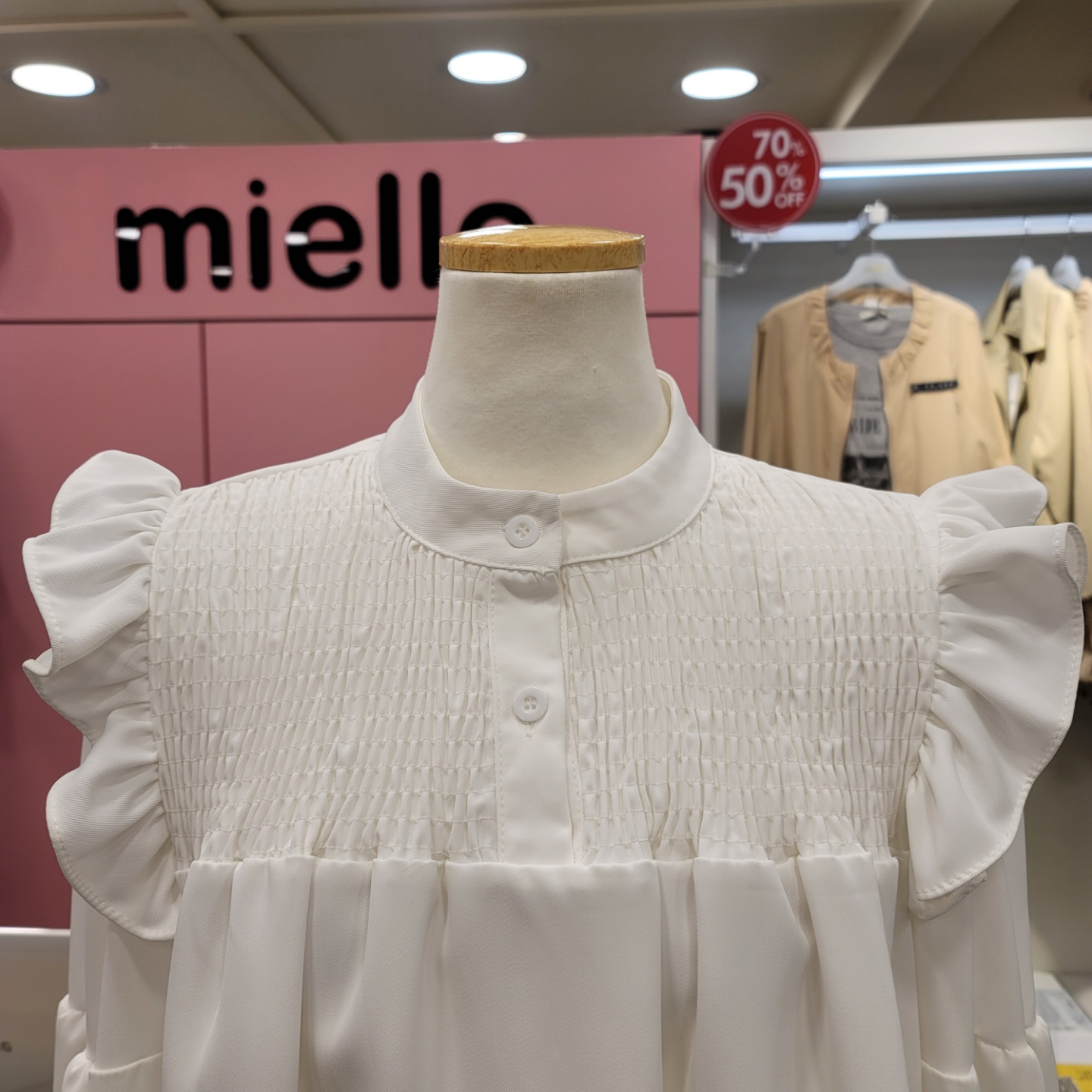 미엘로 차이나넥 셔링 포인트 프릴 블라우스 MM12BL105(IV) : NC불광 미엘로