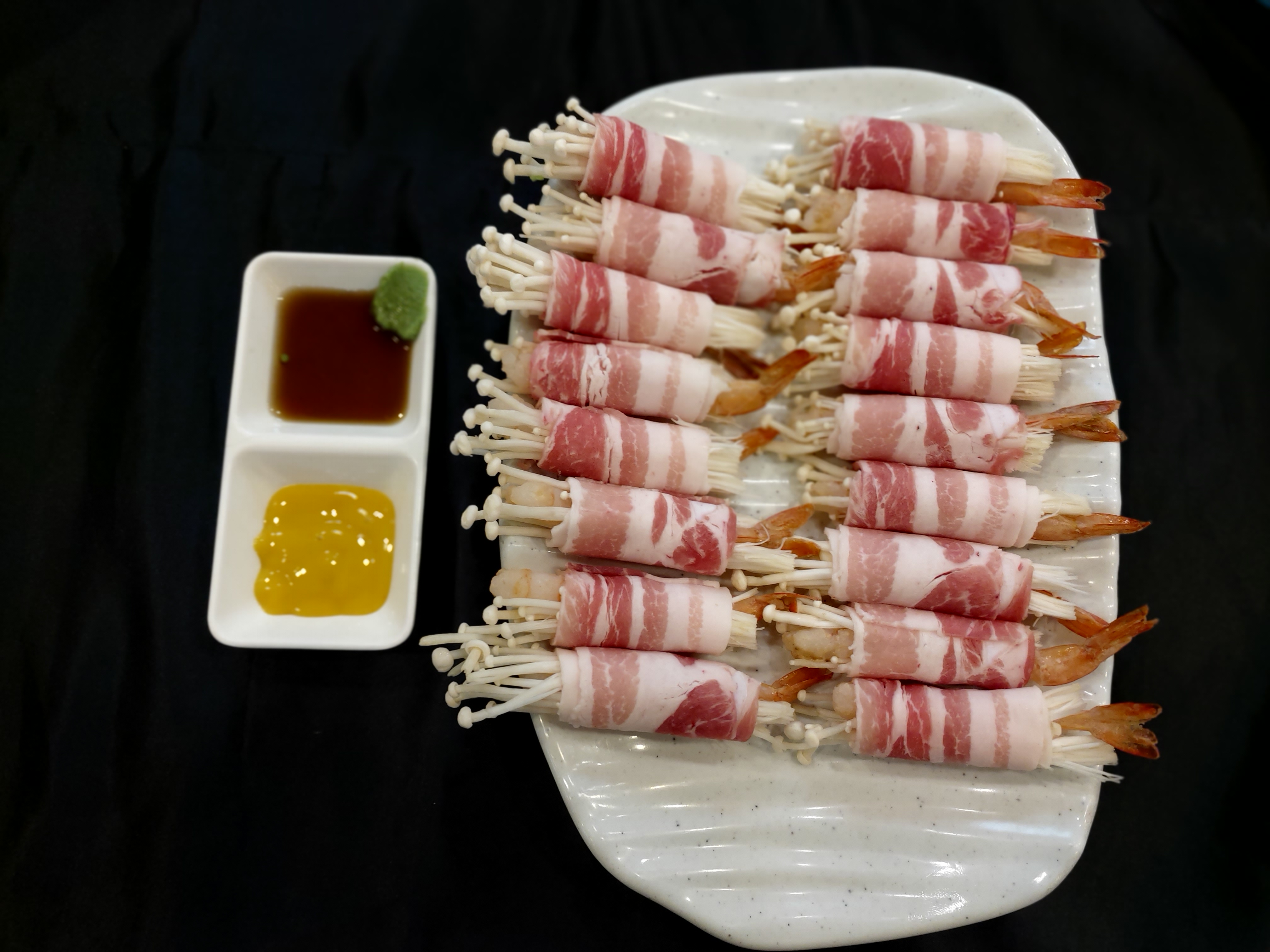 대패삼겹 새우말이 350g 외 소스2종 포함 술안주 아이들간식 캠핑 : 느그집식당