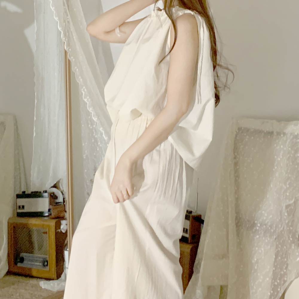 홀터넥 프릴 끈 나시 블라우스 : 온리휴