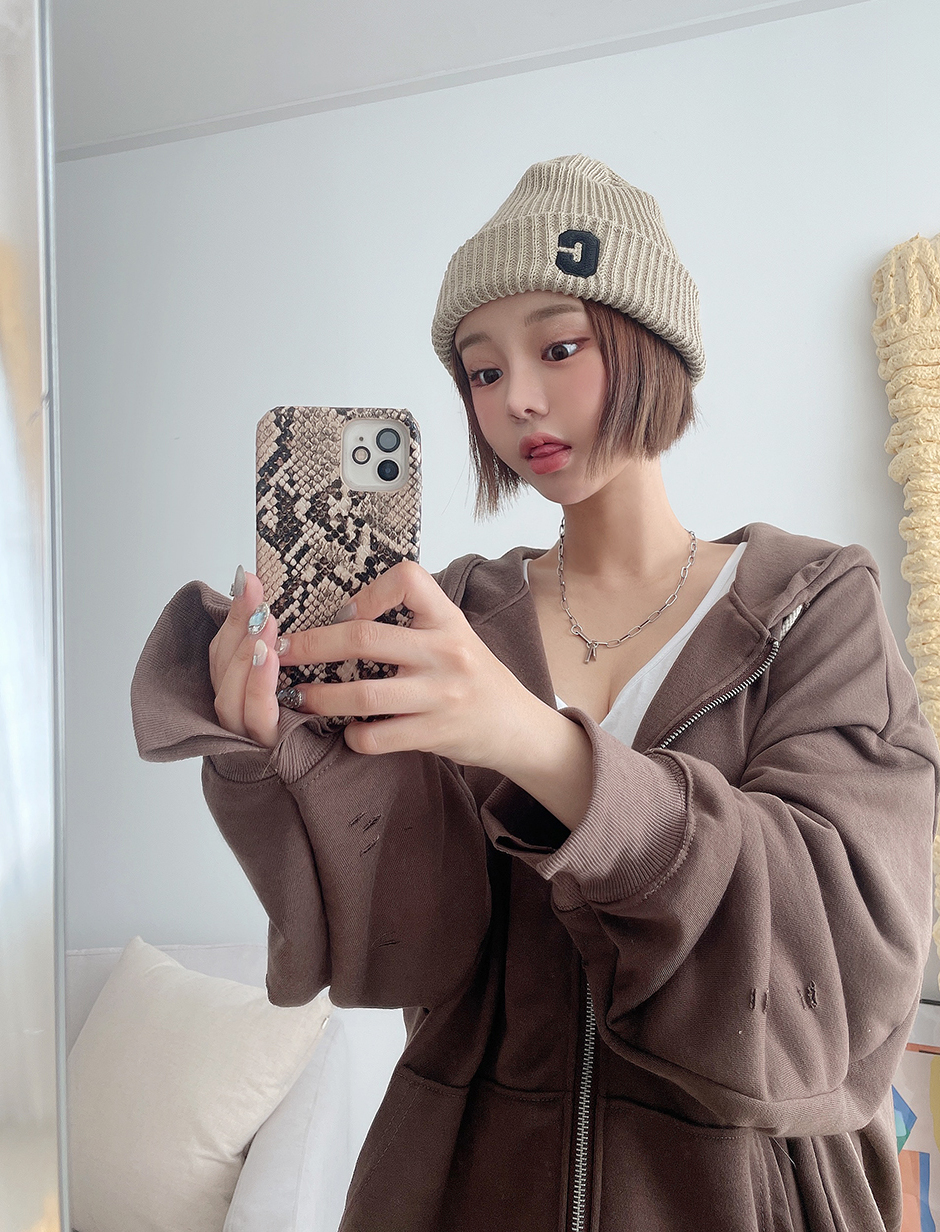 [딜라잇제이] 알파벳 로고 골지 비니 : 딜라잇J