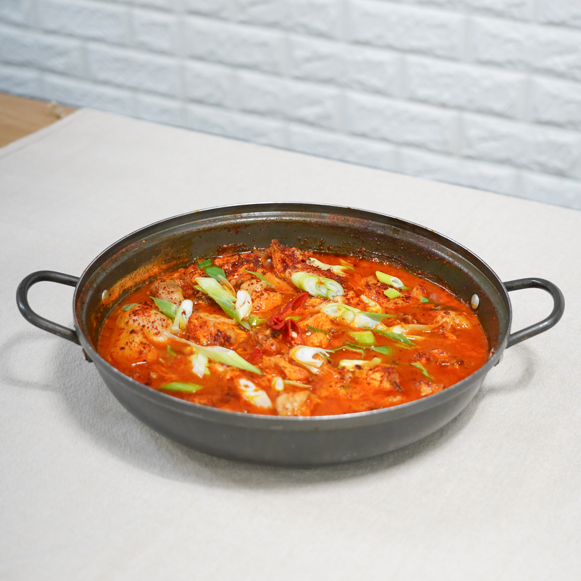 [광진구 배달] 매콤달콤한 닭볶음탕 (1마리) [영동교 푸지메] : 동네시장 장보기
