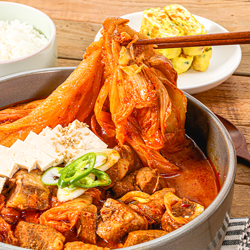 뚝딱 돼지고기 김치찜 600g : 삼대가족발