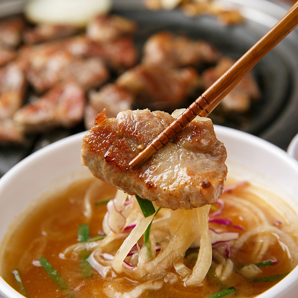 눈살(관자살)1kg 국내산 돼지고기 뒷고기 돼지부속 구이 : 드피그