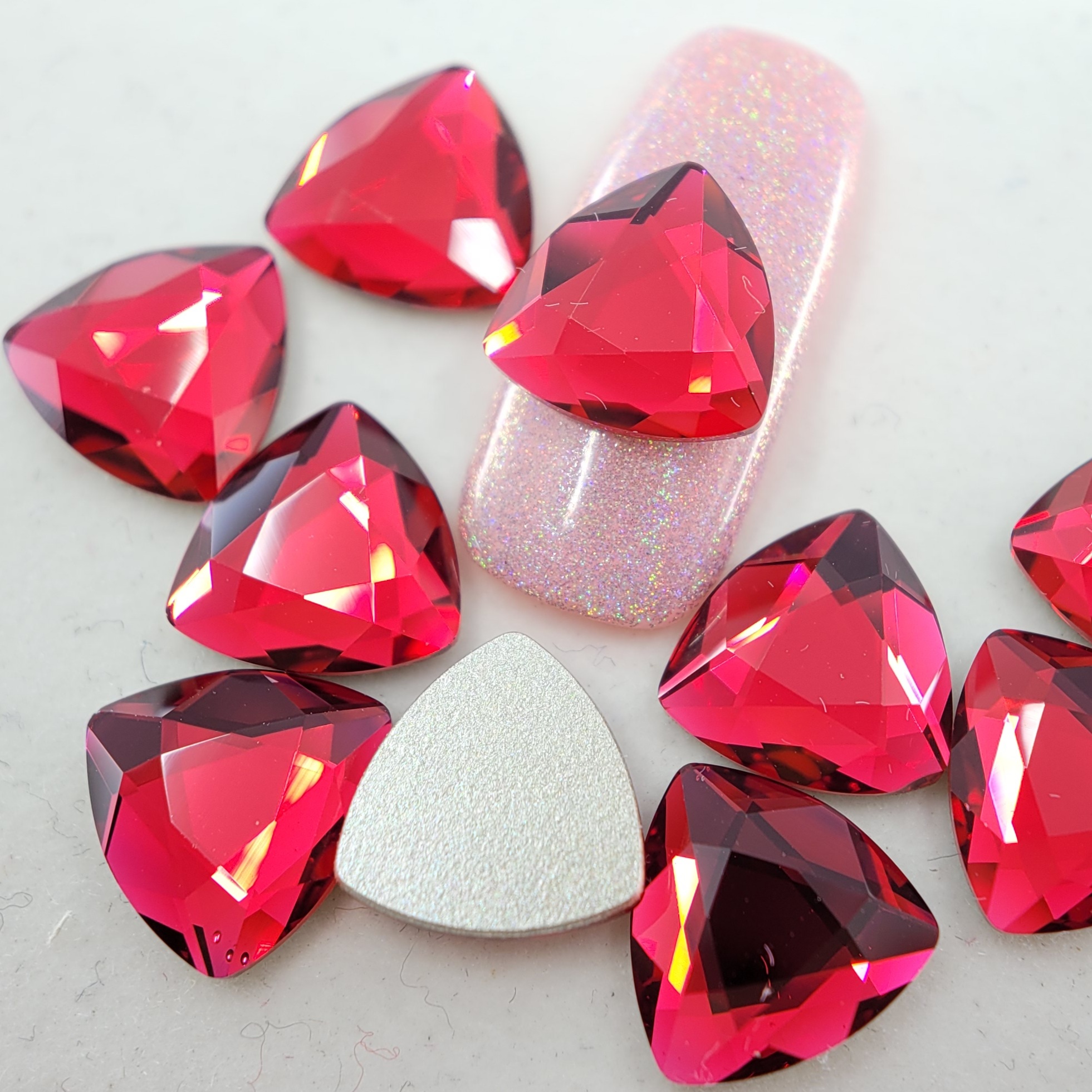 2472 스와로브스키 크리스털 트릴리언트 10미리 스칼렛. ( Swarovski Trilliant Flatback Rhinestones ) : 토탈뷰티몰