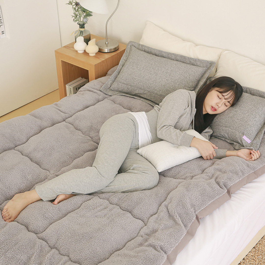 두껍고 푹신한 자가 발열 토퍼 매트 두꺼운 마약 웜 매트 매트리스 : 프라임큐