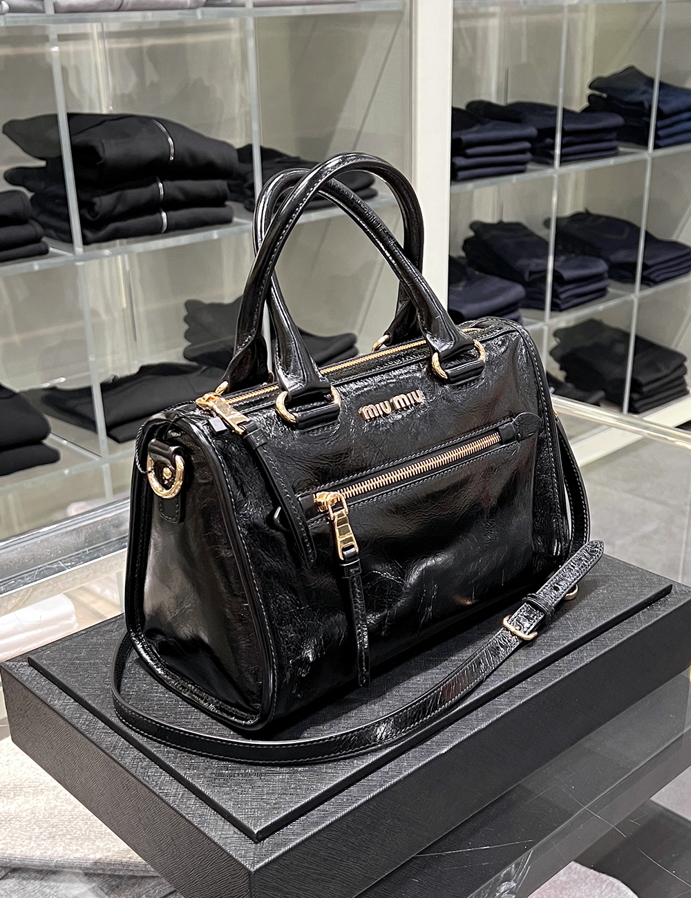미우미우 비텔로 샤인 스몰 모터백 블랙 / MIUMIU VITELLO SHINE SMALL MOTOR BAG [5BB104 F0002] : 프랑크뮤즈