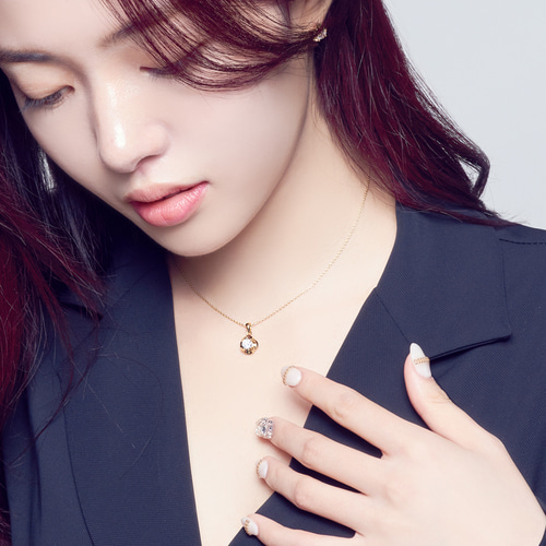 미엔느 네잎 플라워 꽃 센터 큐빅 목걸이 : 미엔느쥬얼리