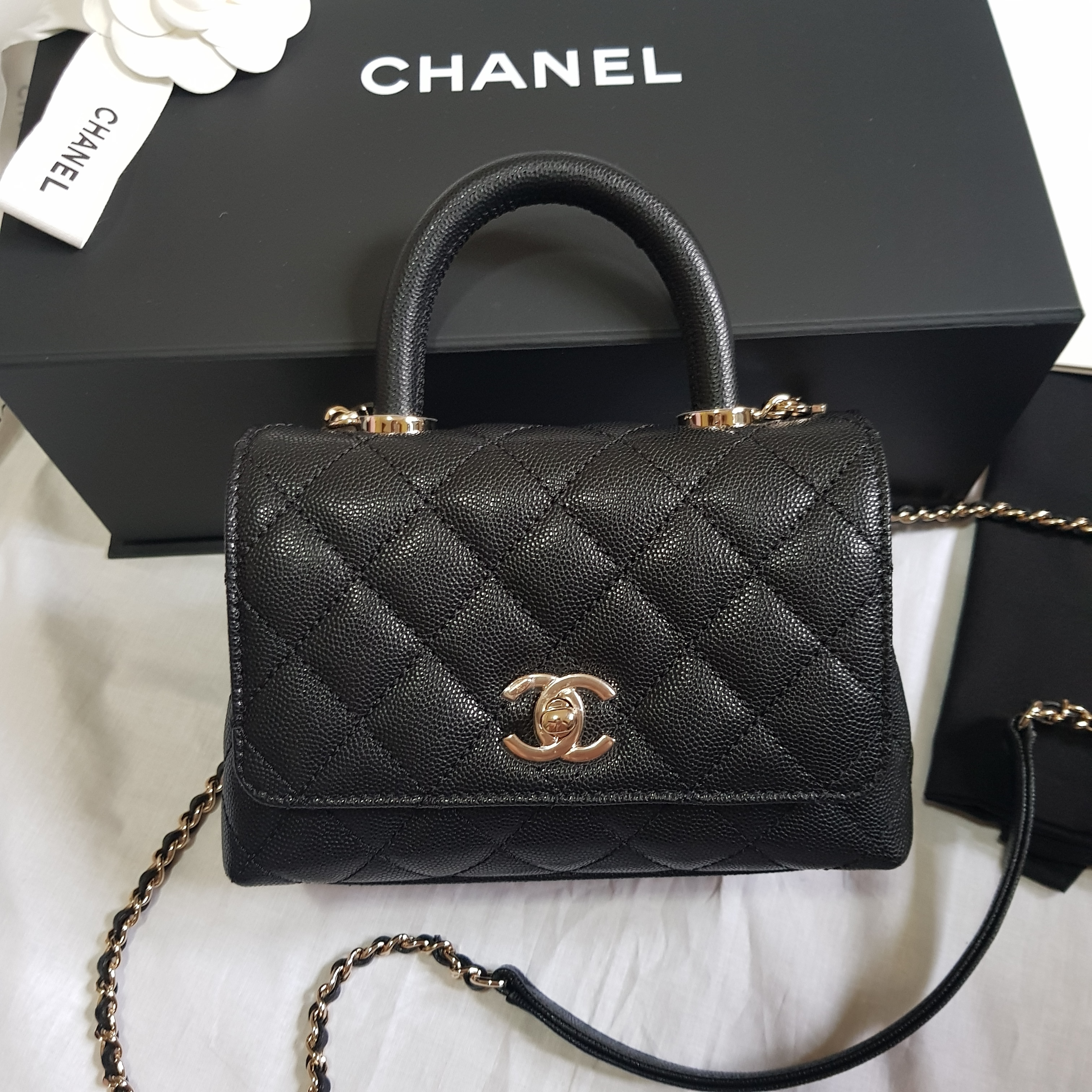(국내배송)2022 CHANEL 샤넬 미니 코코핸들 블랙/캐비어/샴페인골드 AS2215 내장칩 : 비아모다10