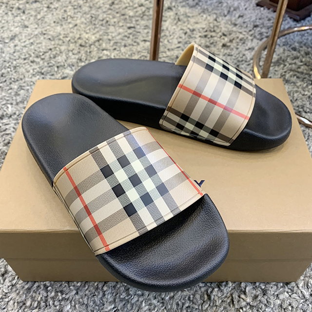 [논현 더팩토리](당일) [BURBERRY] 버버리 여성 빈티지 체크 슬라이드 슬리퍼  베이지 (8024232) : 논현 더팩토리 명품편집샵