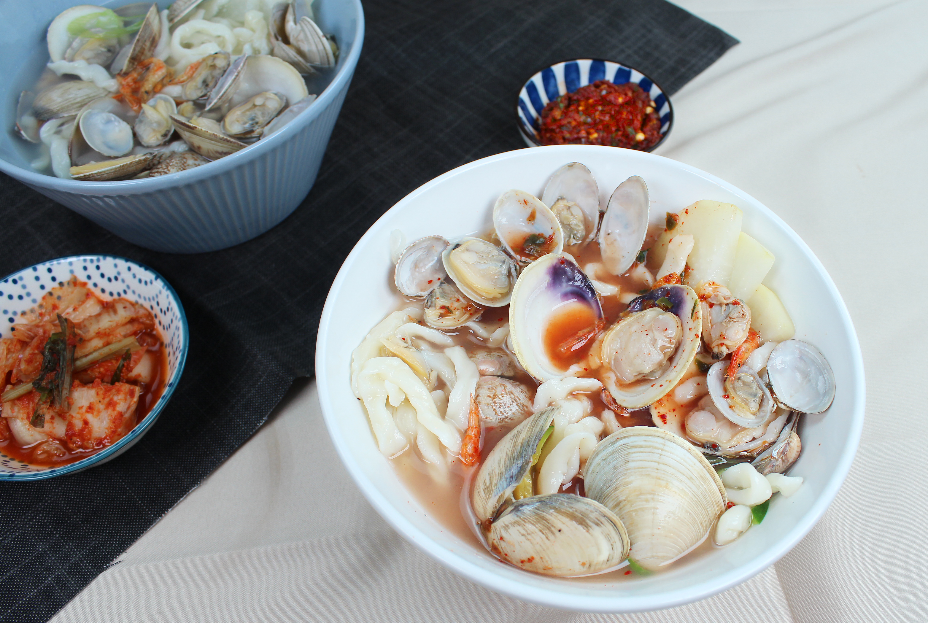 백상합 바지락 손 칼국수 수제 할머니표 다데기 시원칼칼한 칼국수 수타면(4~5인) : 프레시아마켓
