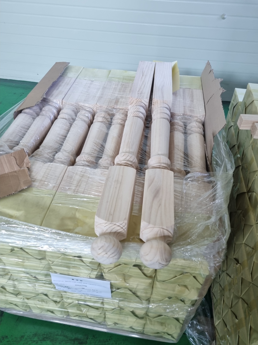 나무꾼 목재 라디에타파인(미송) 집성 대봉 90 X90 X 1200mm목재 대동자 계단봉 : 나무꾼 목재