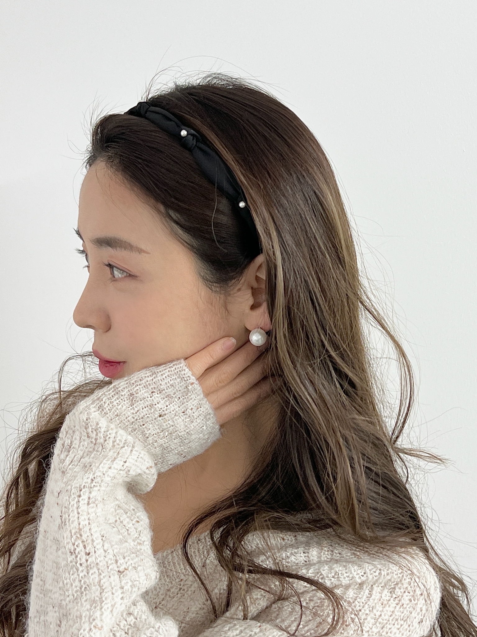 은은한 진주 매듭 새틴 머리띠 슬림 얇은 헤어밴드 : 모노플로르
