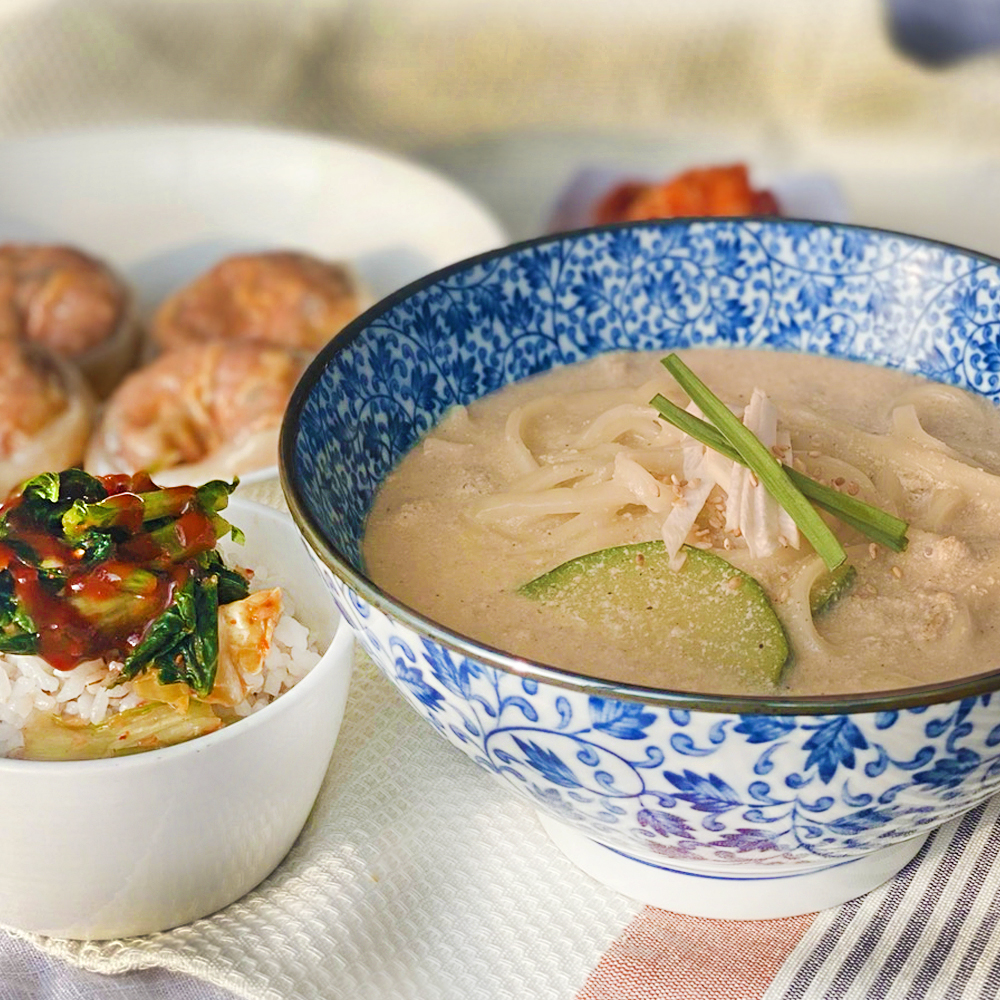 만두가족 수제 들깨 칼국수 쿠킹 박스 밀키트 1400g 1인분 간편 조리 : 만두가족