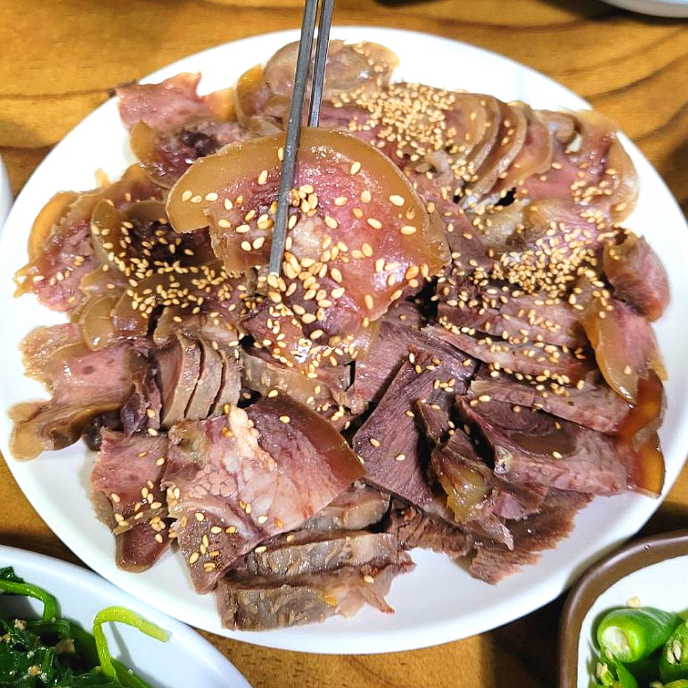(배터짐)횡성 거세 한우머리 소머리 반마리 (통)12kg내외 우설 포함 고기 수육 국밥 : 배터짐