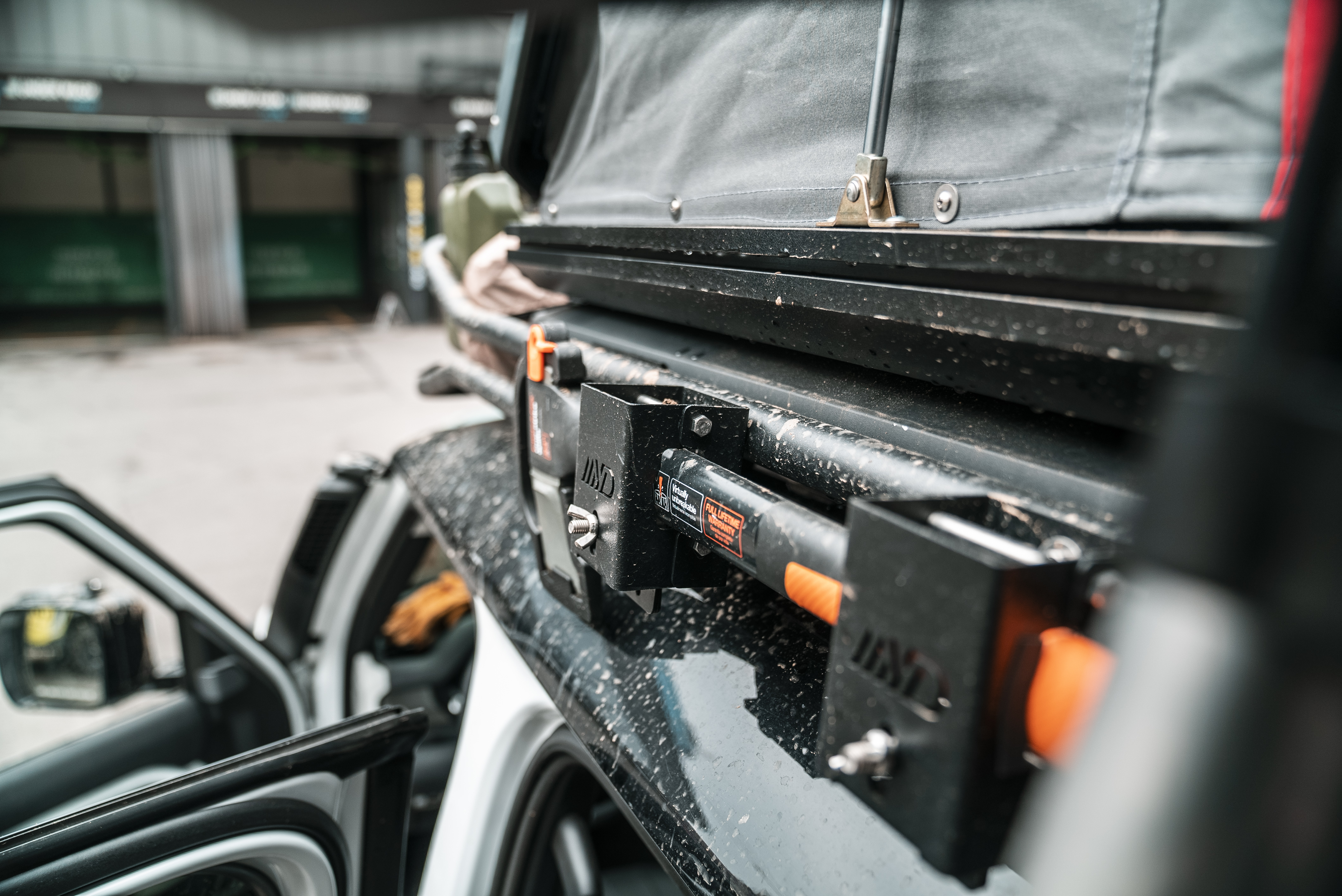 삽 도끼 브라켓 원터치 홀더 거치대 JEEP 랭글러 루비콘 오프로드 악세사리 : 엠와이디