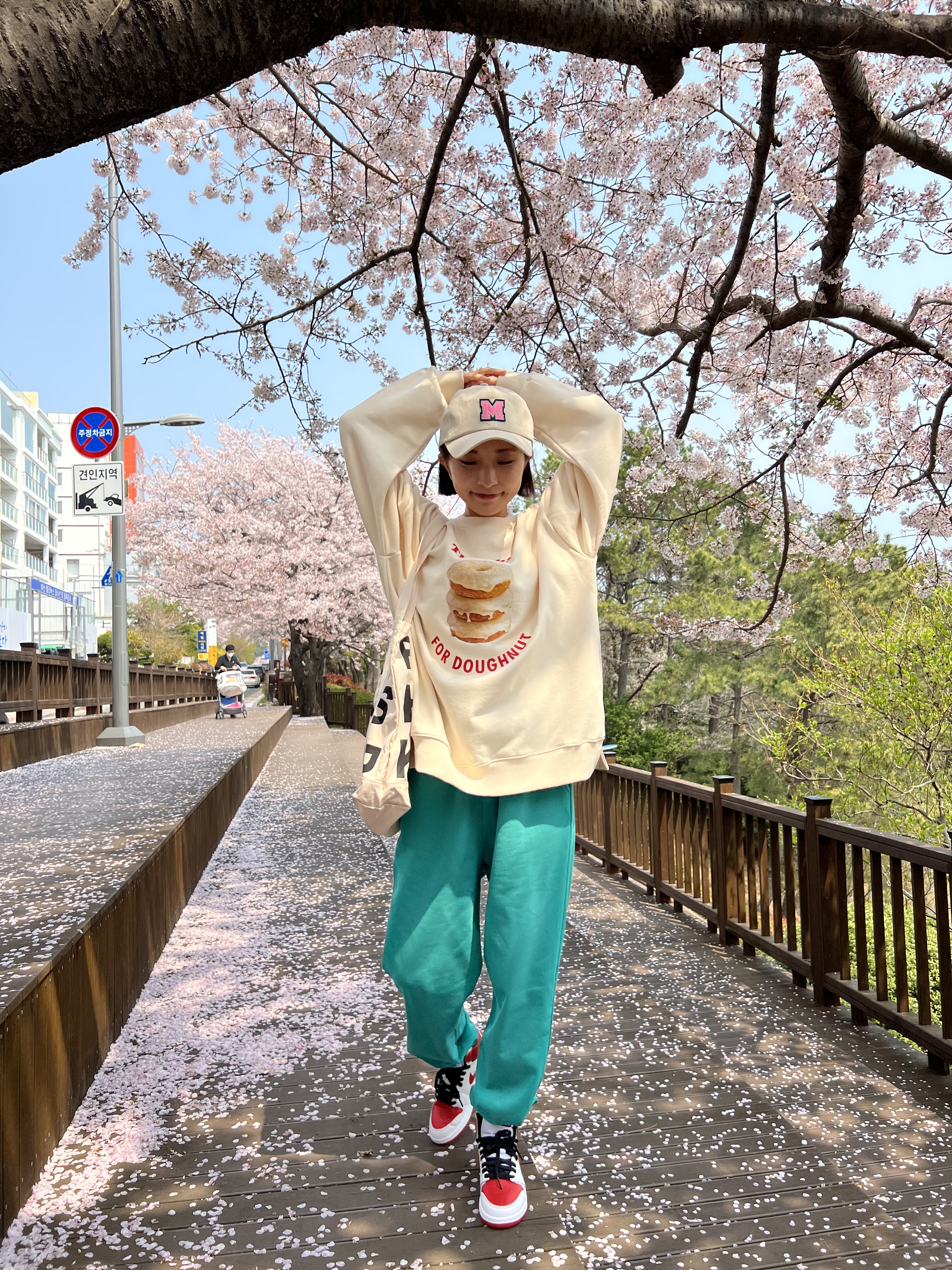 [SALE] 달달도넛맨투맨 [커플 2칼라] : 알럽앤트 iloveant