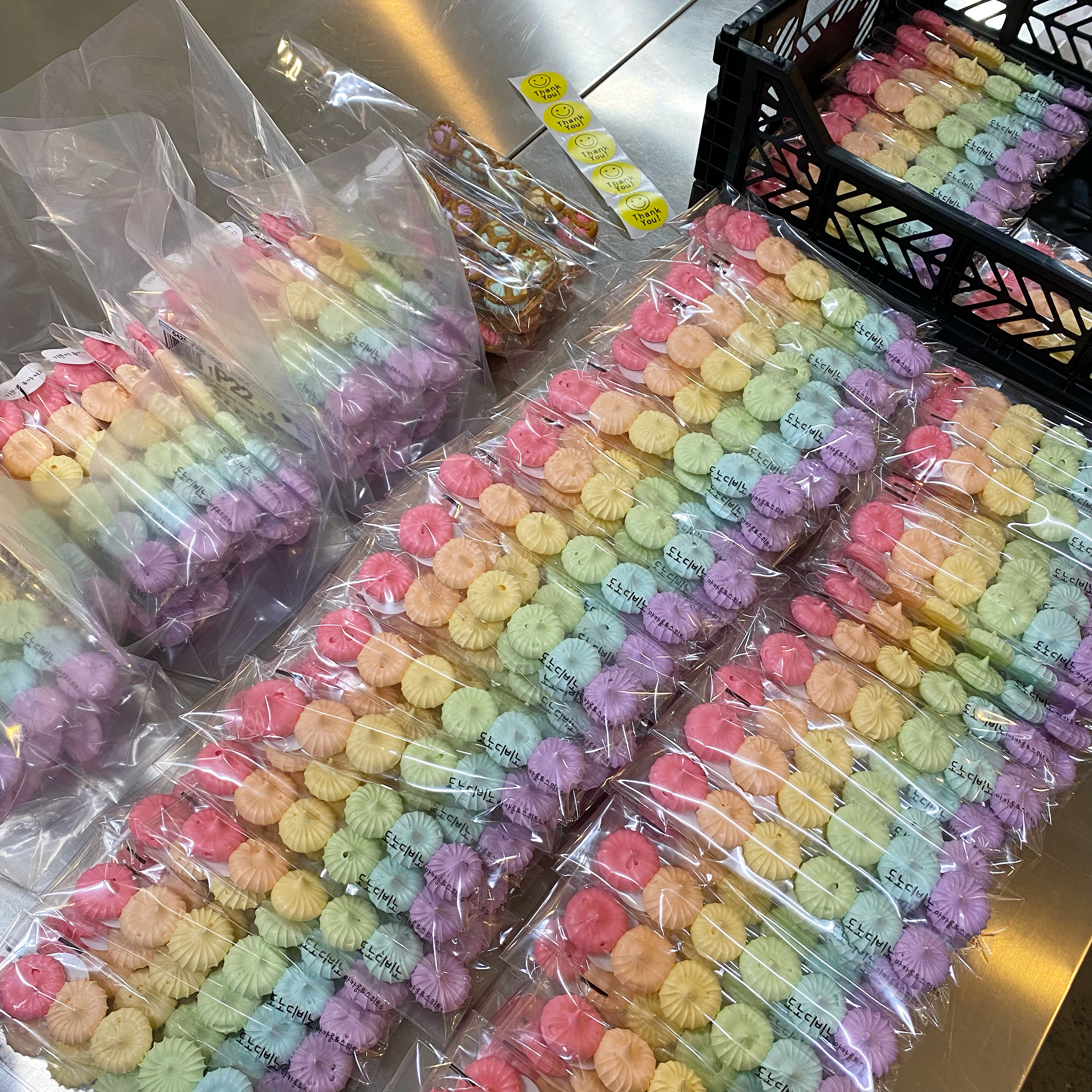 사랑하는 사람에게 달콤함을 선물을 해주세요. 머랭쿠키 맛집으로 유명한 달달하고 행복한 무지개머랭쿠키 : 도노디비노