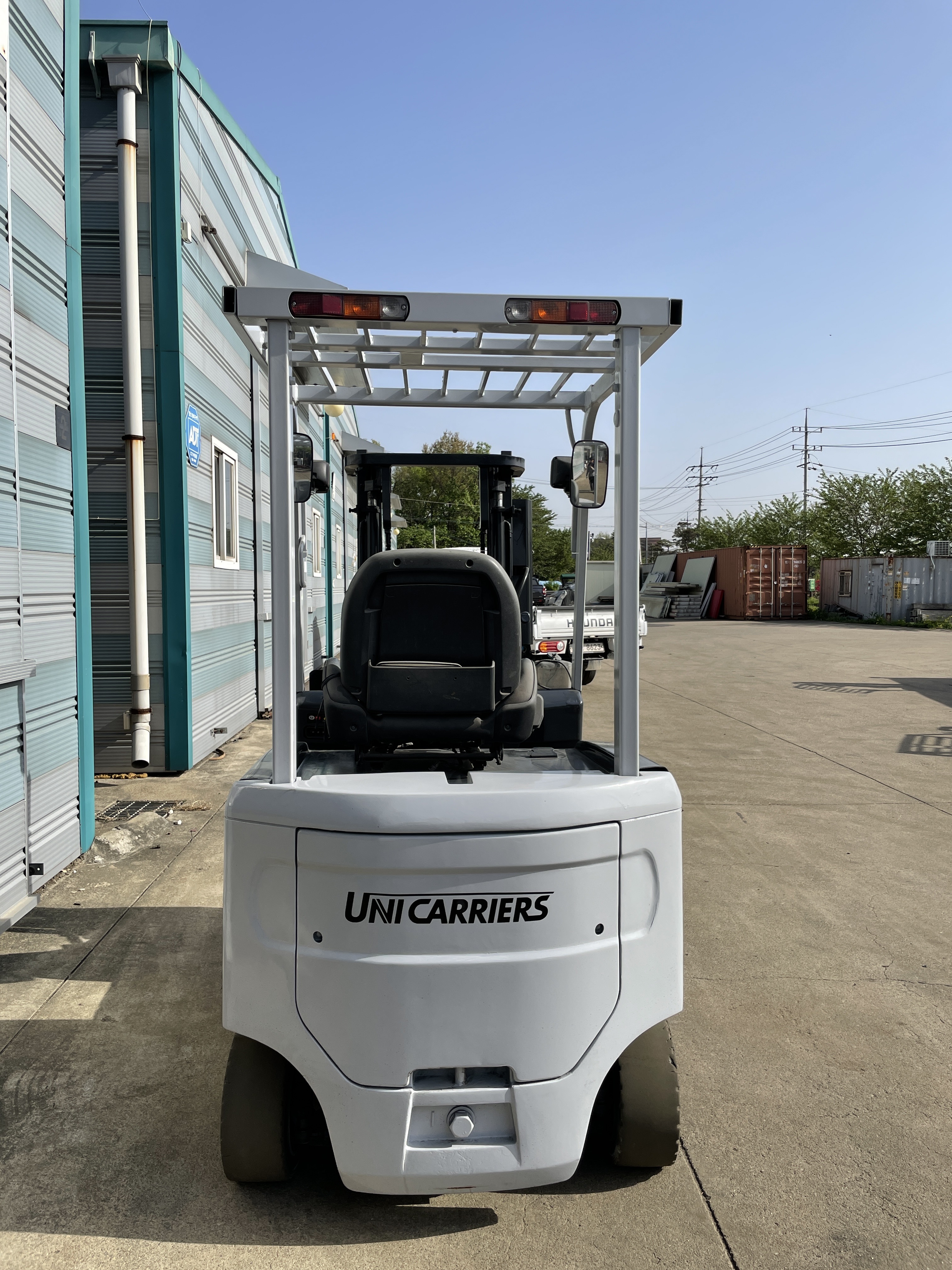 [중고] UNICARRIERS 1.8톤 좌식 전동지게차 : 삼성물류렌탈