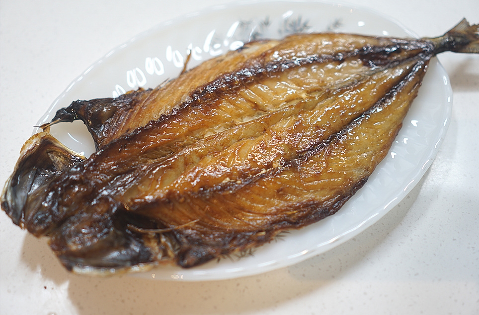 [섬마을어부] 참숯에 구운 노르웨이고등어 250g 숯불생선구이 간편한 밥반찬 : 고흥숯불생선구이섬마을어부