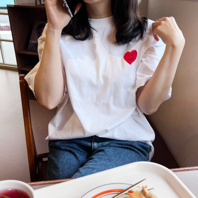 [블레슈] 스마일하트 오버핏 라운드 티셔츠-화이트 / 교회 성당 단체티 커플룩 루즈핏 : blessuu
